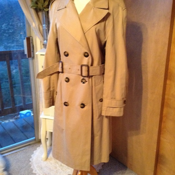 Burberry Jackets & Blazers - Authentic Amazing BURBERRY of England Raincoat ☔️